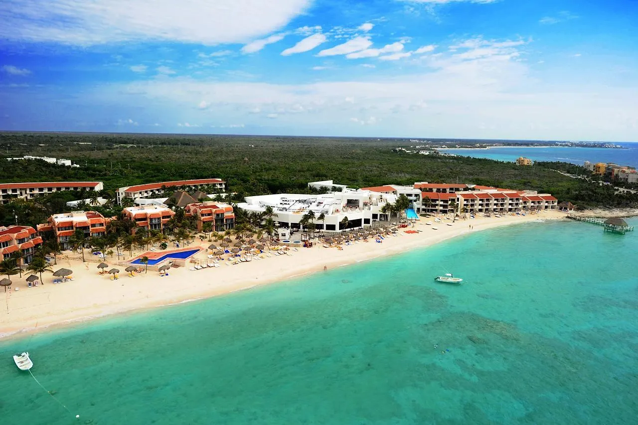 Oasis Tulum Lite location